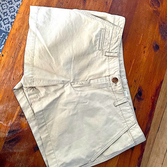 Gap mid length women’s shorts - Picture 1 of 3